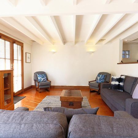 Hotel 54 On Bank Port Fairy Esterno foto